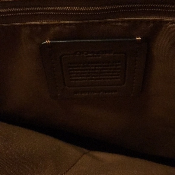 Beautiful Coach Leather Purse - Picture 5 of 5